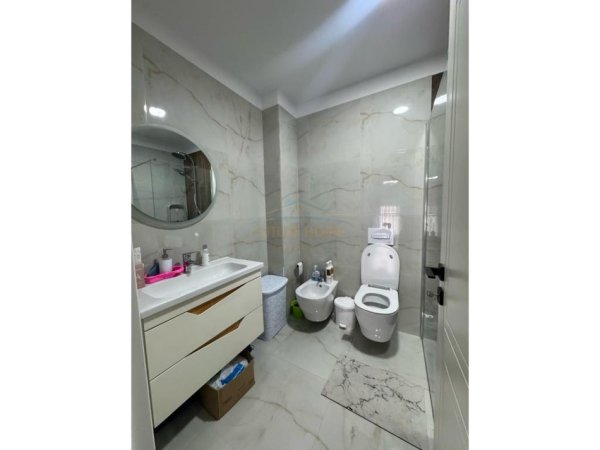 Shitet, Apartament 2+1+2, Selite, Tirane