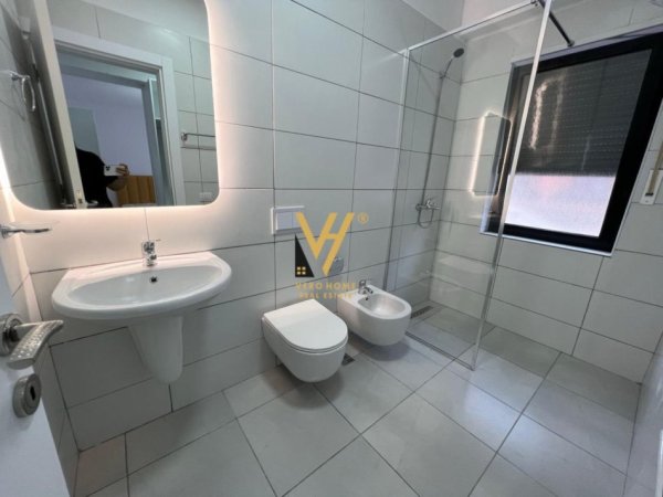 Tirane, jepet me qera apartament 2+1+Ballkon Kati 2, 110 m² 800 € (kodra e diellit)