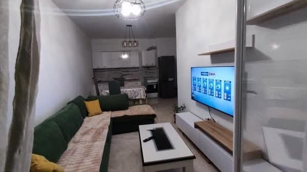 Tirane, jepet me qera apartament 2+1 Kati 7, 80 m² 500 € (Spitali Amerikan 3)