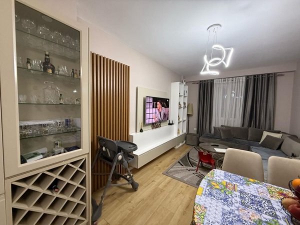Tirane, shitet apartament 2+1, Kompleksi "Grand Gallery" në zonën e Yzberishtit, Tiranë 145,000€