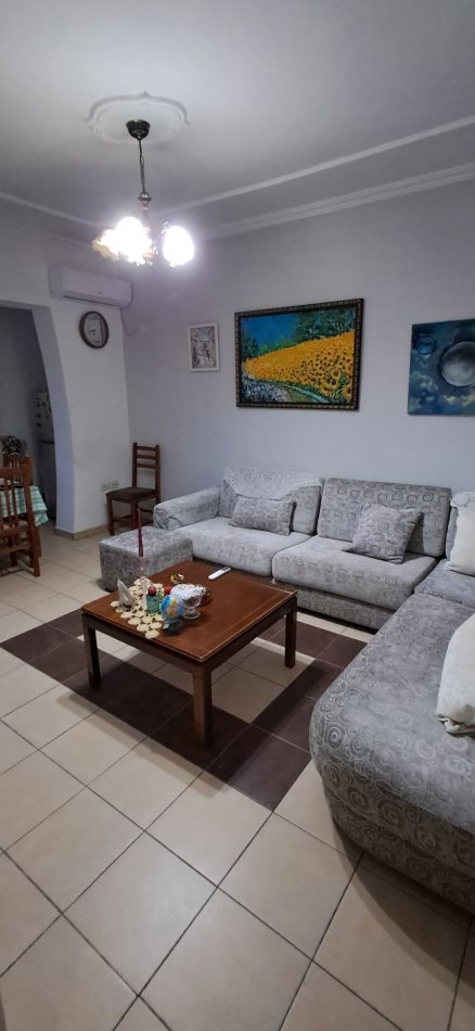 Tirane, jepet me qera apartament 3+1+Aneks Kati 5, 650 € (pazari i ri)