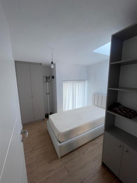 Tirane, jepet me qera apartament 2+1 Kati 3, 95 m² 350 € (Mbrapa Komisariatit 6)