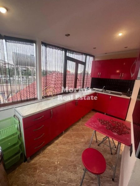 Tirane, jepet me qera apartament 2+1 Kati 2, 95 m² 350 € (Poligrafiku)