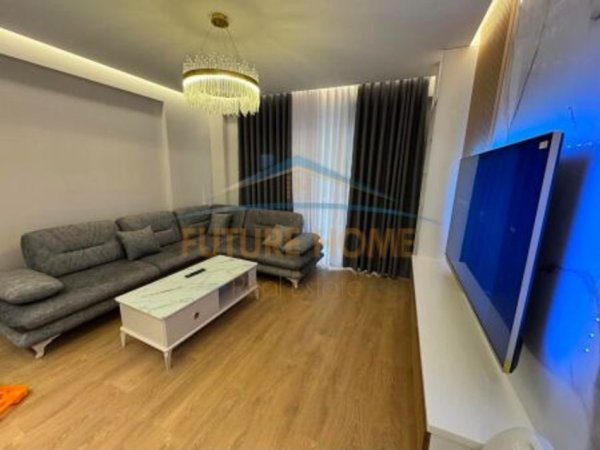 Tirane, shitet apartament 2+1+2+ Ballkon+ 2 Poste Parkimi,   Kati 3, 104 m² 300.000 € (Liqeni i Thate, Kompleksi FZ)