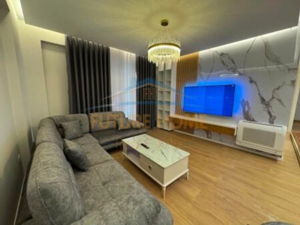 Tirane, shitet apartament 2+1+2+ Ballkon+ 2 Poste Parkimi,   Kati 3, 104 m² 300.000 € (Liqeni i Thate, Kompleksi FZ)