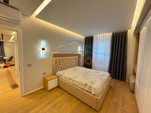 Tirane, shitet apartament 2+1+2+ Ballkon+ 2 Poste Parkimi,   Kati 3, 104 m² 300.000 € (Liqeni i Thate, Kompleksi FZ)