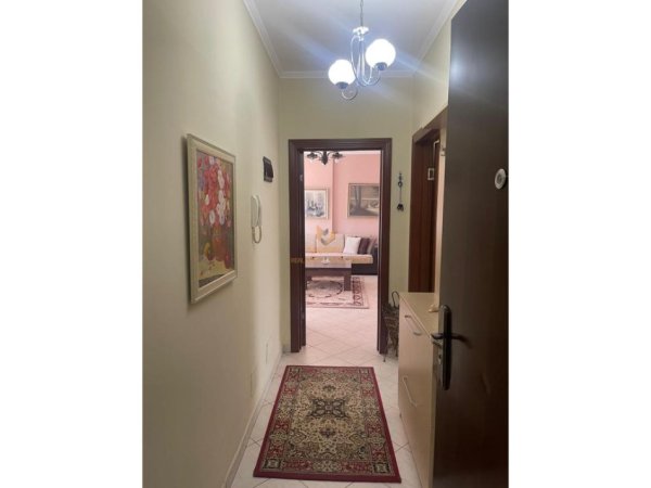 Tirane, jepet me qera apartament 2+1+Aneks+Ballkon Kati 8, 100 m² 850 € (ish sheshi shqiponja)