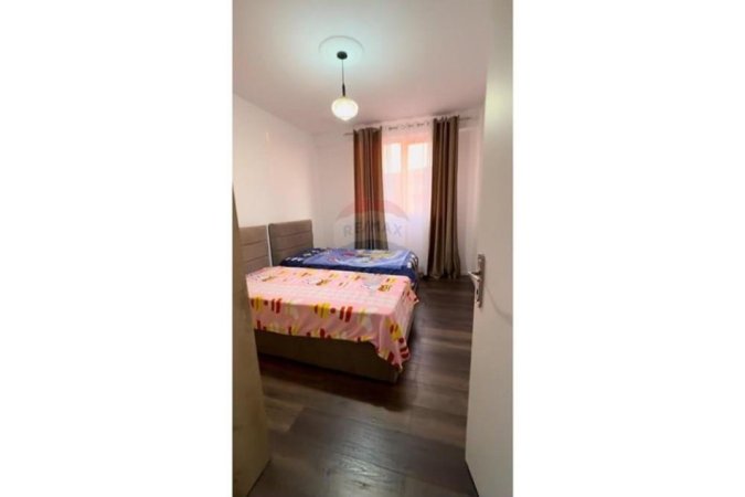 Tirane, jepet me qera apartament 2+1 Kati 4, 87 m² 450 € (Apartament 2+1 me qira ne Shkoze!)
