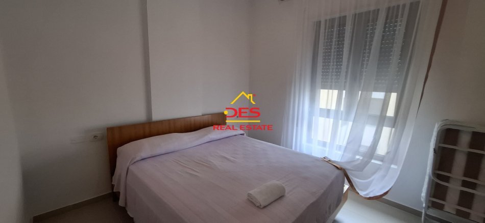 Vlore, jepet me qera apartament 1+1+Ballkon Kati 2, 70 m² 500 € (Rruga Aleksandër Moisiu)