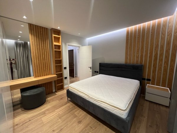 Tirane, jepet me qera apartament 2+1 Kati 3, 80 m² 800 € (TEK GREEN CITY)