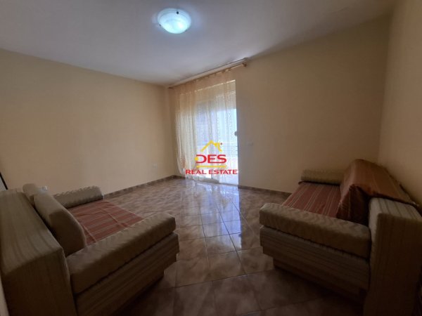 Vlore, jepet me qera apartament 2+1+Ballkon Kati 8, 120 m² 500 € (Rruga Sadik Zotaj)