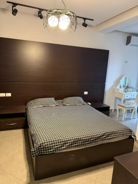 Tirane, jepet me qera apartament 2+1 Kati 5, 95 m² 500 € (Perballe Amerikan 3)
