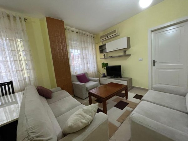 Tirane, jepet me qera apartament 1+1 Kati 4, 90 m² 450 € (Don Bosko)