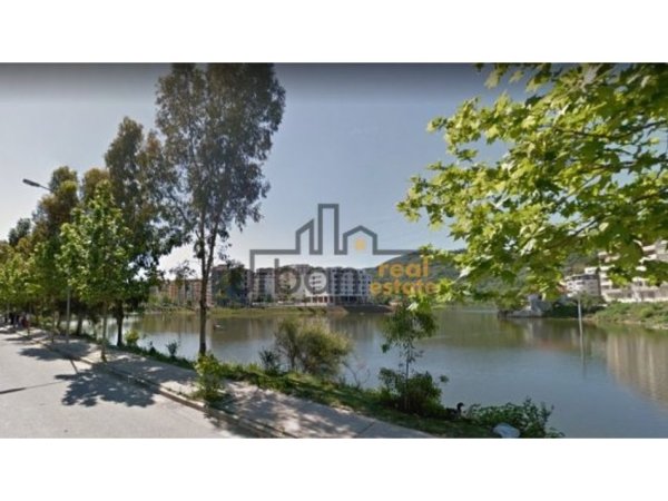 Tirane, shitet apartament 3+1 Kati 3, 141 m² 268.000 € (Liqeni i Thate)