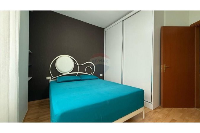 Tirane, jepet me qera apartament 2+1+Aneks+Ballkon Kati 4, 95 m² 700 € (21 Dhjetori)