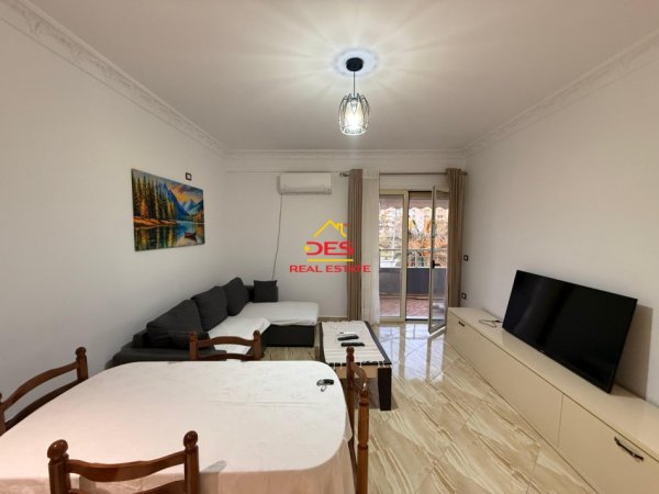 Vlore, jepet me qera apartament 2+1+Ballkon Kati 3, 72 m² 158.000 € (Rruga Murat Tërbaçi)