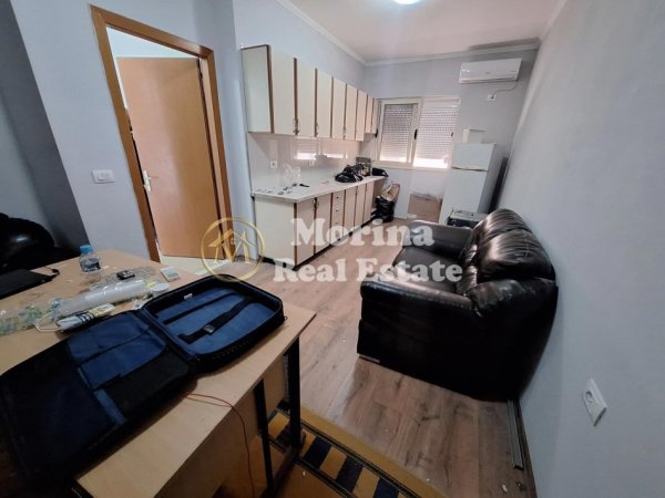 Tirane, jepet me qera apartament 1+1 Kati 3, 70 m² 320 € (Jordan Misja)