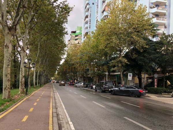 Shitet, Apartament 3+1+2, Ish Ekspozita, Tirane