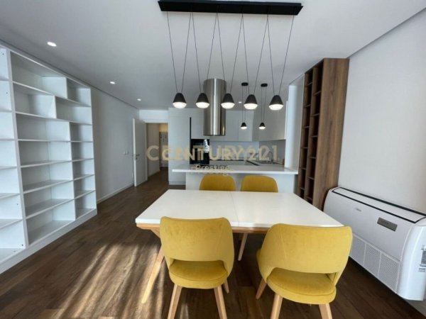 Tirane, jepet me qera apartament 3+1+Ballkon Kati 9, 153 m² 2.000 € (Rruga e elbasanit)