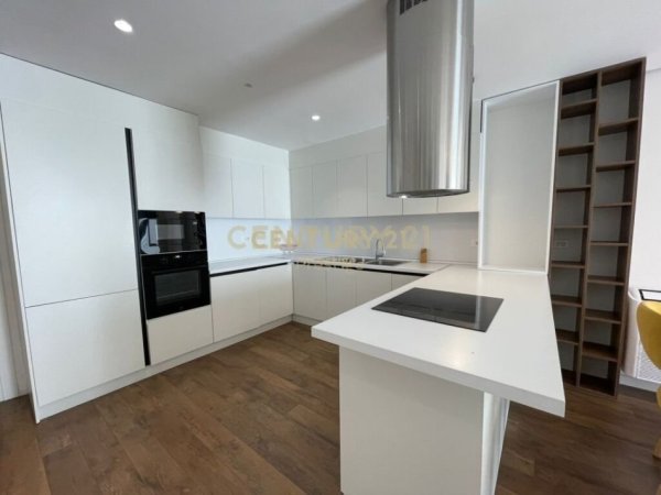 Tirane, jepet me qera apartament 3+1+Ballkon Kati 9, 153 m² 2.000 € (Rruga e elbasanit)