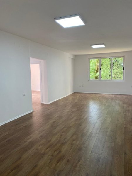 Tirane, jepet me qera apartament 2+1+Ballkon Kati 2, 100 m² 680 € (rruga e elbasanit)