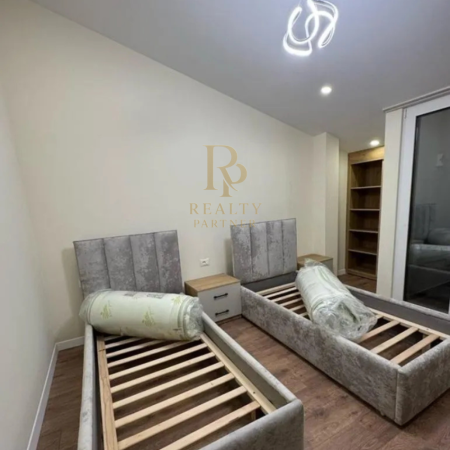 Tirane, jepet me qera Vile 2+1+Ballkon Kati 2, 140 m² 1.500 € (Sauk)
