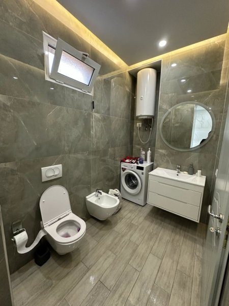 Tirane, jepet me qera apartament 2+1 Kati 3, 100 m² 550 € (Don Bosko rruga Albanopoli)