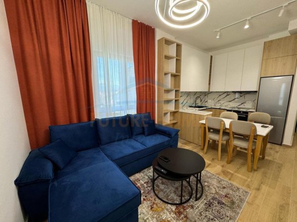 Tirane, jepet me qera apartament 1+1 Kati 8, 69 m² 600 € (Pazari ri)