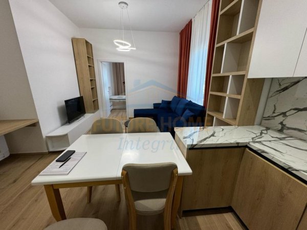 Tirane, jepet me qera apartament 1+1 Kati 8, 69 m² 600 € (Pazari ri)