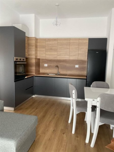 Tirane, jepet me qera apartament Kati 7, 70 m² 550 € (ali demi)