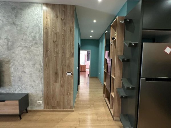 Tirane, jepet me qera apartament 2+1+Ballkon Kati 3, 150 m² 550 € (Rr. Albanopoli, Don Bosko te Xhamia)